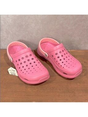NWT Joybees pink active clogs size 4